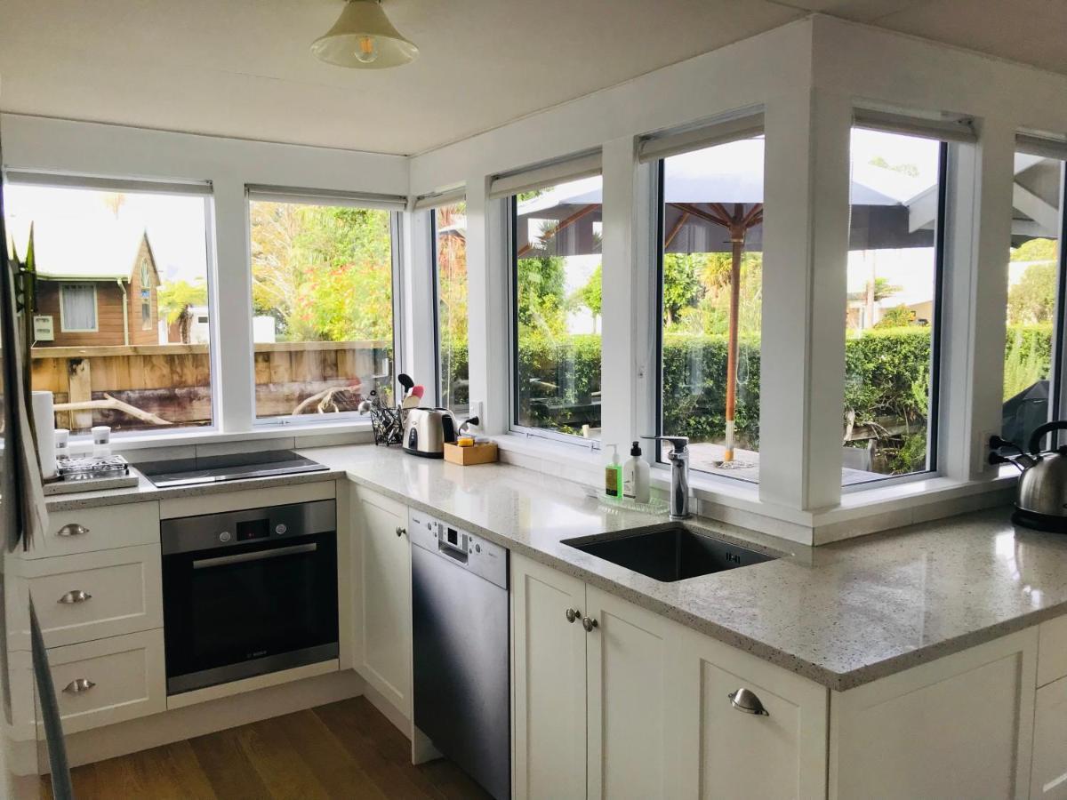 Serendipity Wharf Cottage Тайруа Экстерьер фото