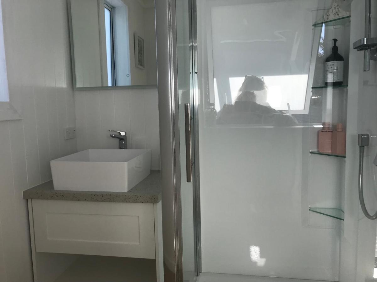 Serendipity Wharf Cottage Тайруа Экстерьер фото